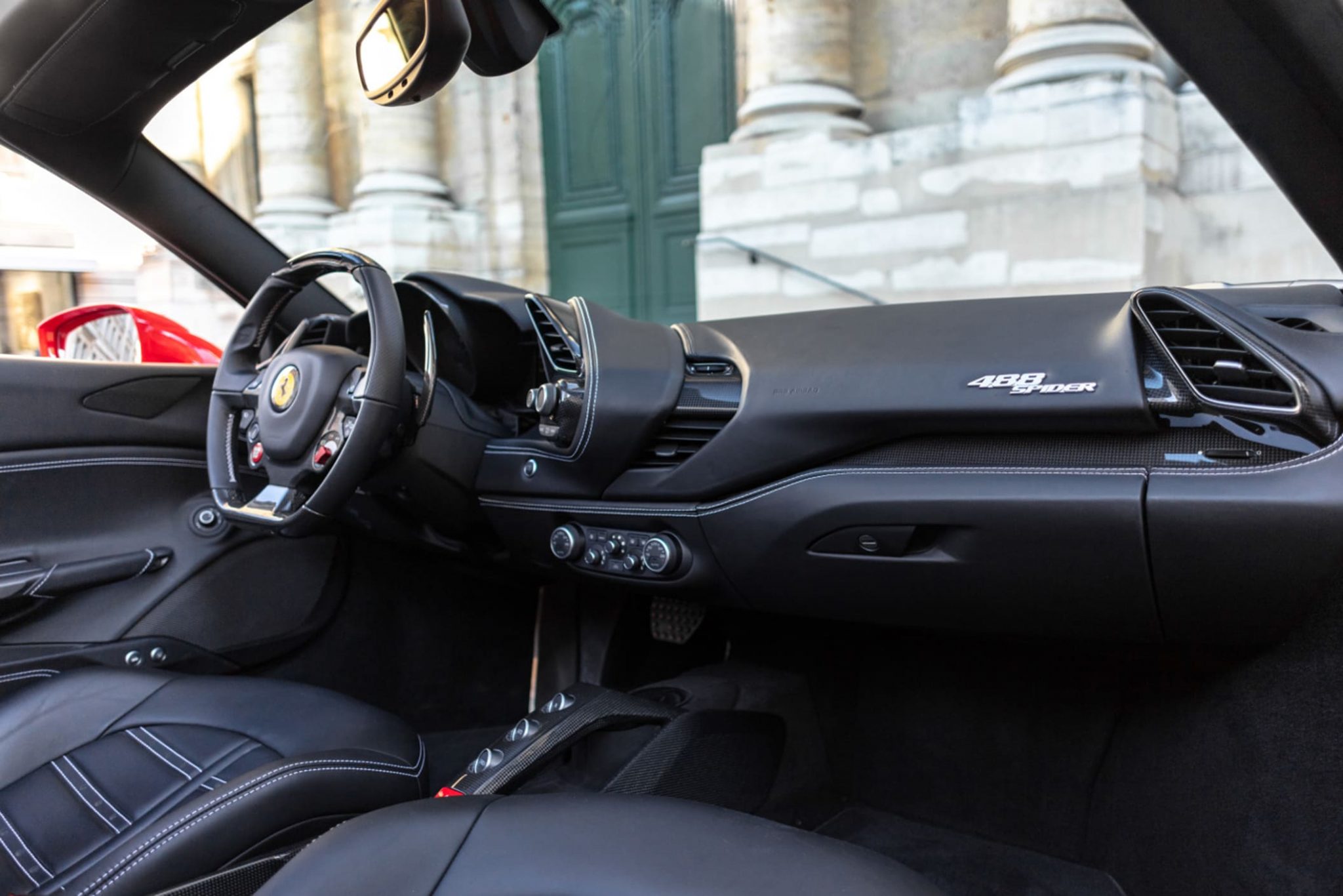 Ferrari 488 Spider-11