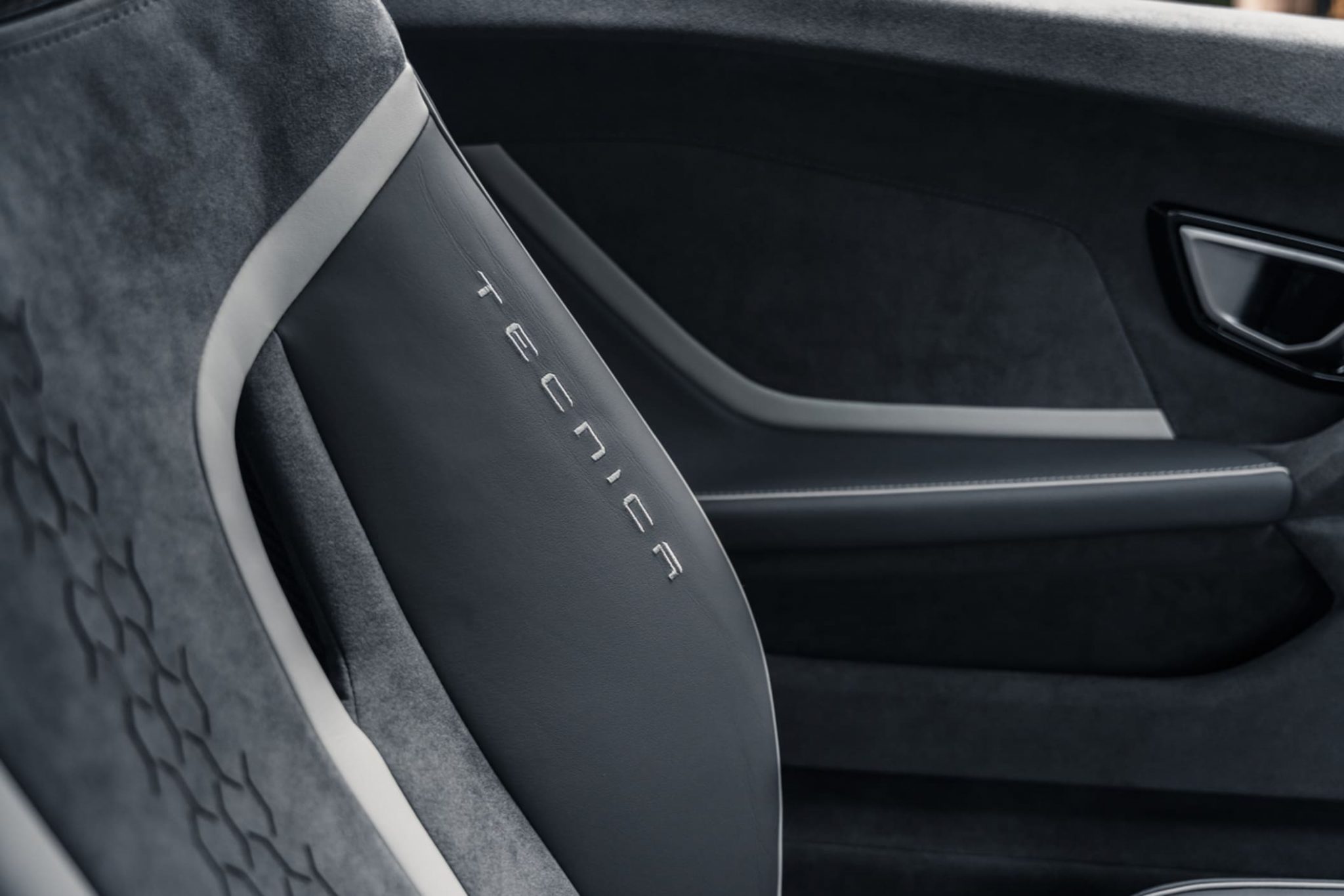 Lamborghini-Huracan-Tecnica-15
