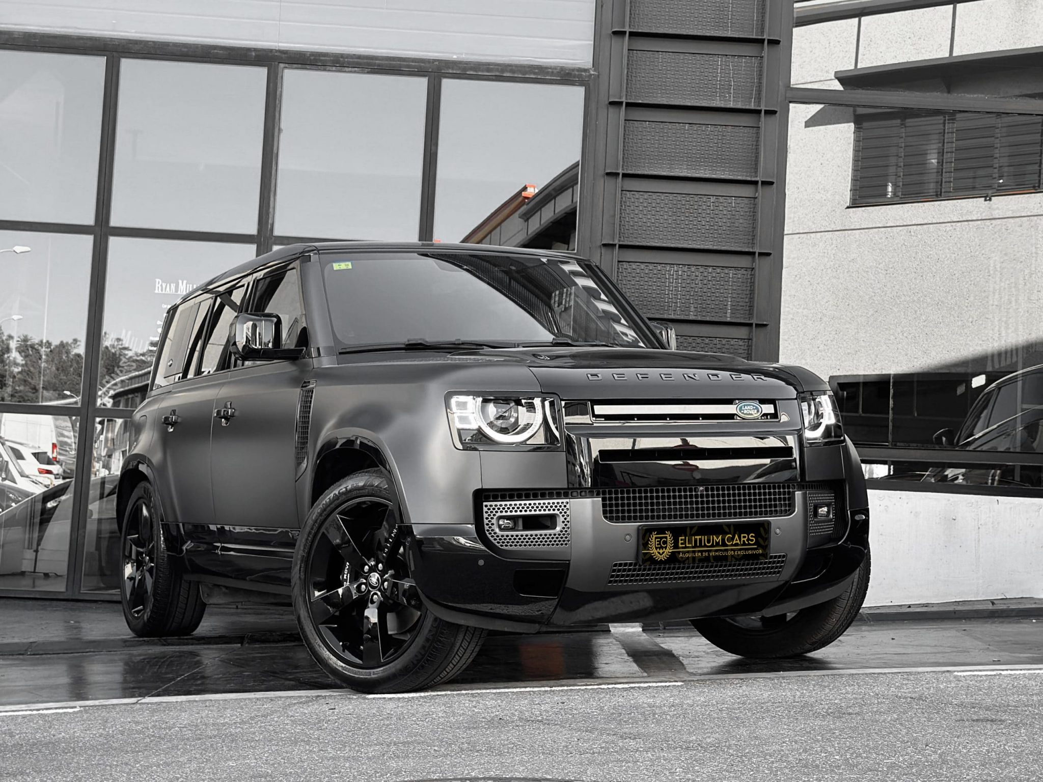 Land Rover Defender 110 V8 Carpathian Edition-1