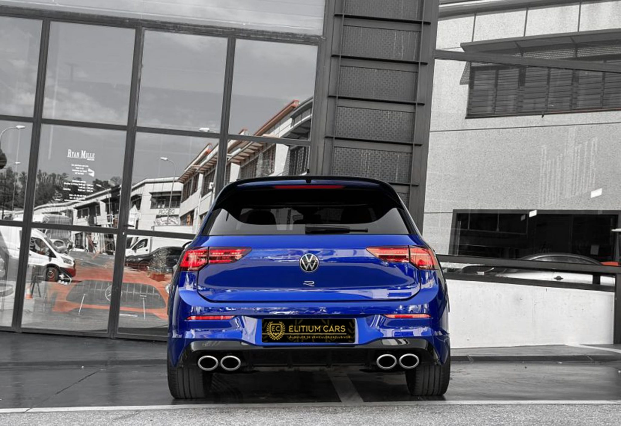 Volkswagen Golf R-2
